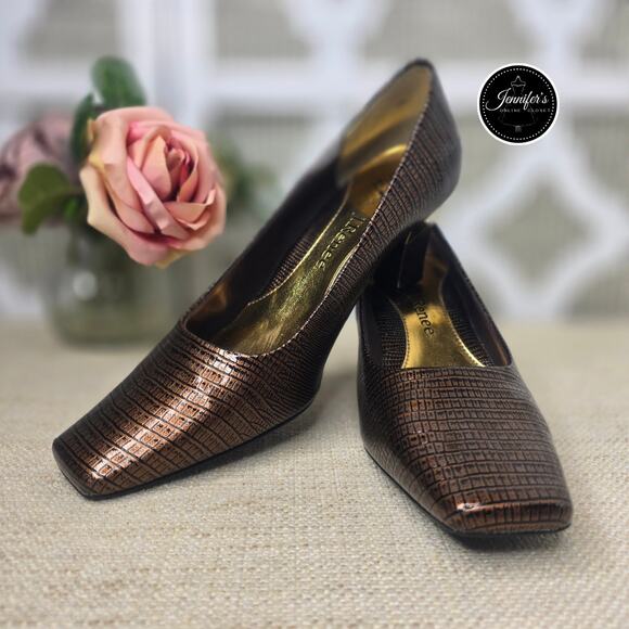 J. Renee' Brown Mary Snakeskin Gold Metal Square Heels Size 7.5M - Picture 1 of 14